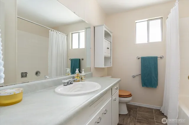 $549,000 | 27540 State Rte 20, Oak Harbor, WA 98277