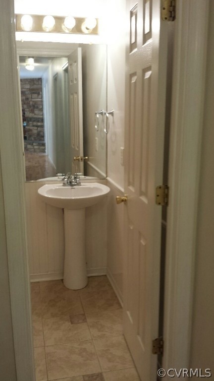 5520 Swann Road Powhatan, VA 23139 - Photo 15 of 16 Hall full bath