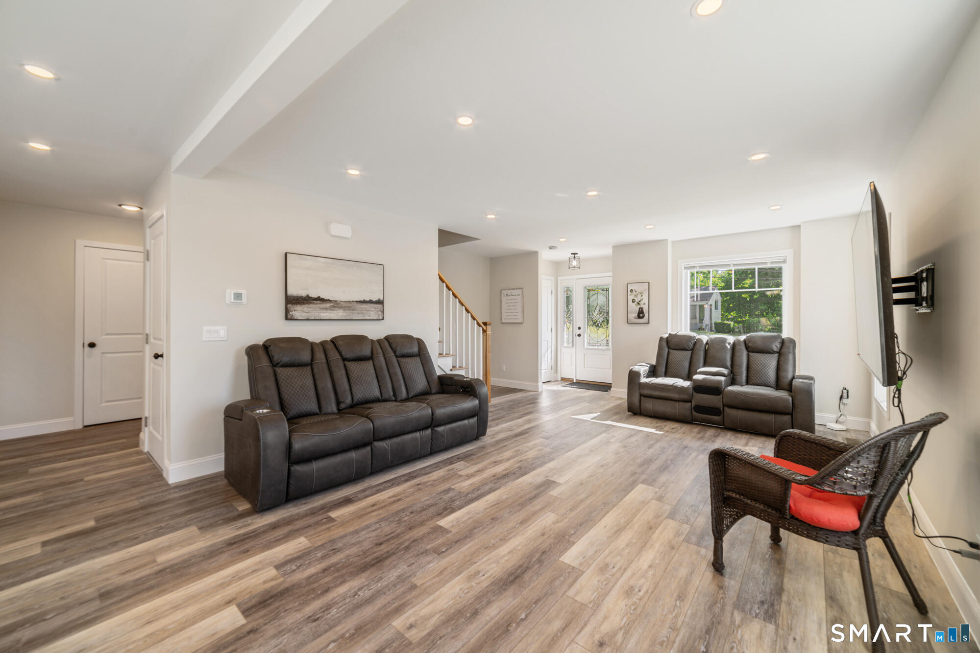 85 Vanderbilt Road Bristol, CT 06010 - Photo 14 of 34