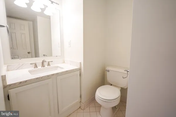 $2,900 | 6150 Glen Eagles Court, Unit 31, Falls Church, VA 22044
