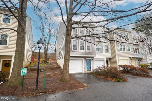 $2,900 | 6150 Glen Eagles Court, Unit 31, Falls Church, VA 22044