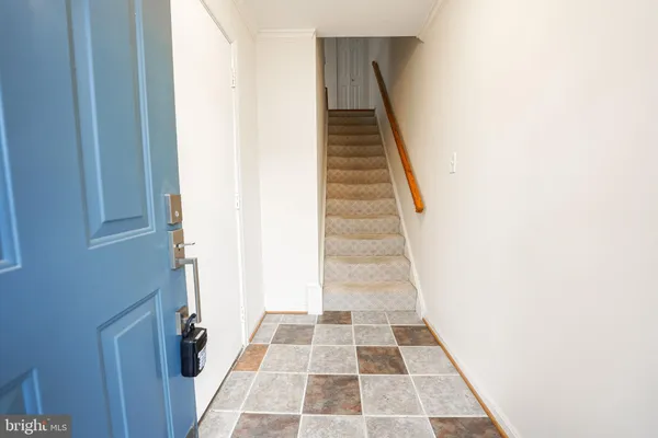 $2,900 | 6150 Glen Eagles Court, Unit 31, Falls Church, VA 22044