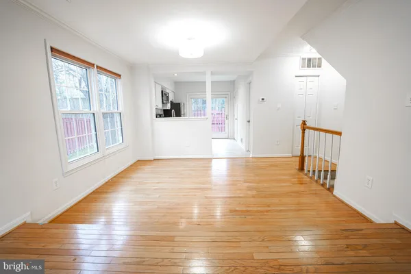 $2,900 | 6150 Glen Eagles Court, Unit 31, Falls Church, VA 22044