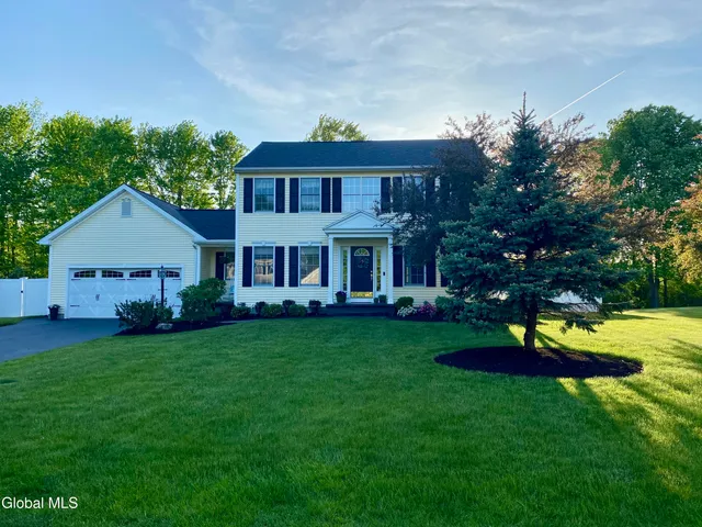 $570,000 | 35 Ivywood Drive, Bethlehem, NY 12158