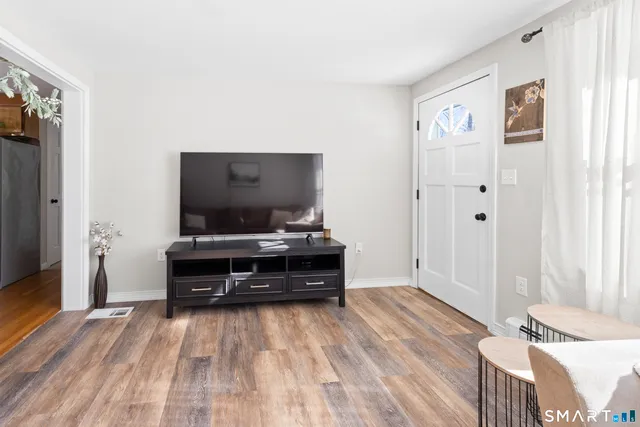 $399,000 | 95 Underwood Road, Woodstock, CT 06281