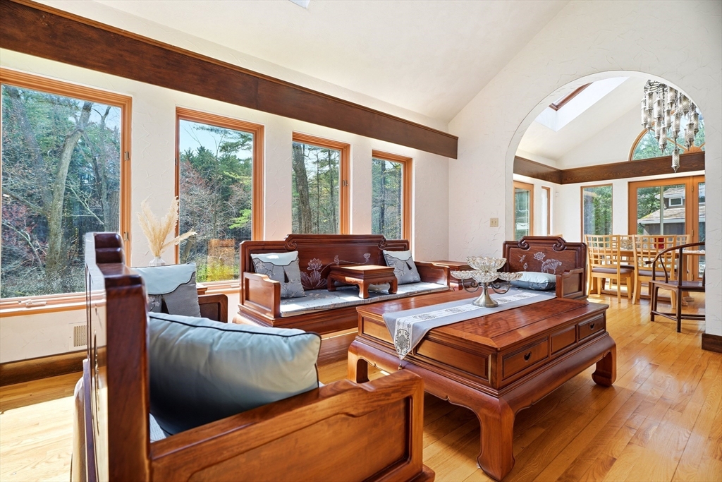268 Concord Road Weston, MA 02493 - Photo 4 of 22 Gallery Image 4