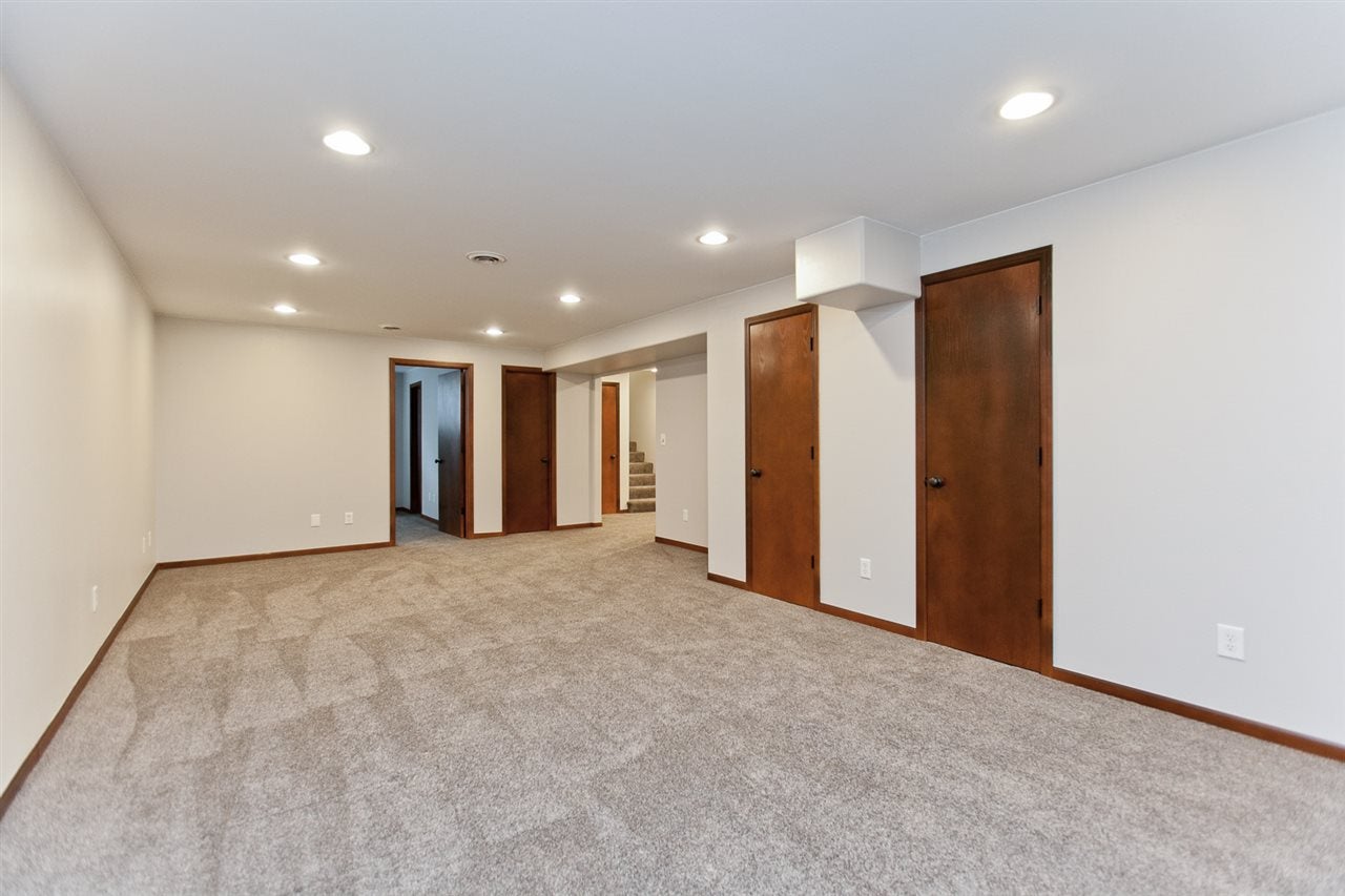 6606 Choctaw Ridge Road Northeast Cedar Rapids, IA 52411 - Photo 35 of 46 Gallery Image 35