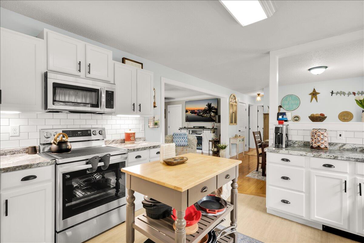 168 Baker Road Winterport, ME 04496 - Photo 9 of 50 Kitchen