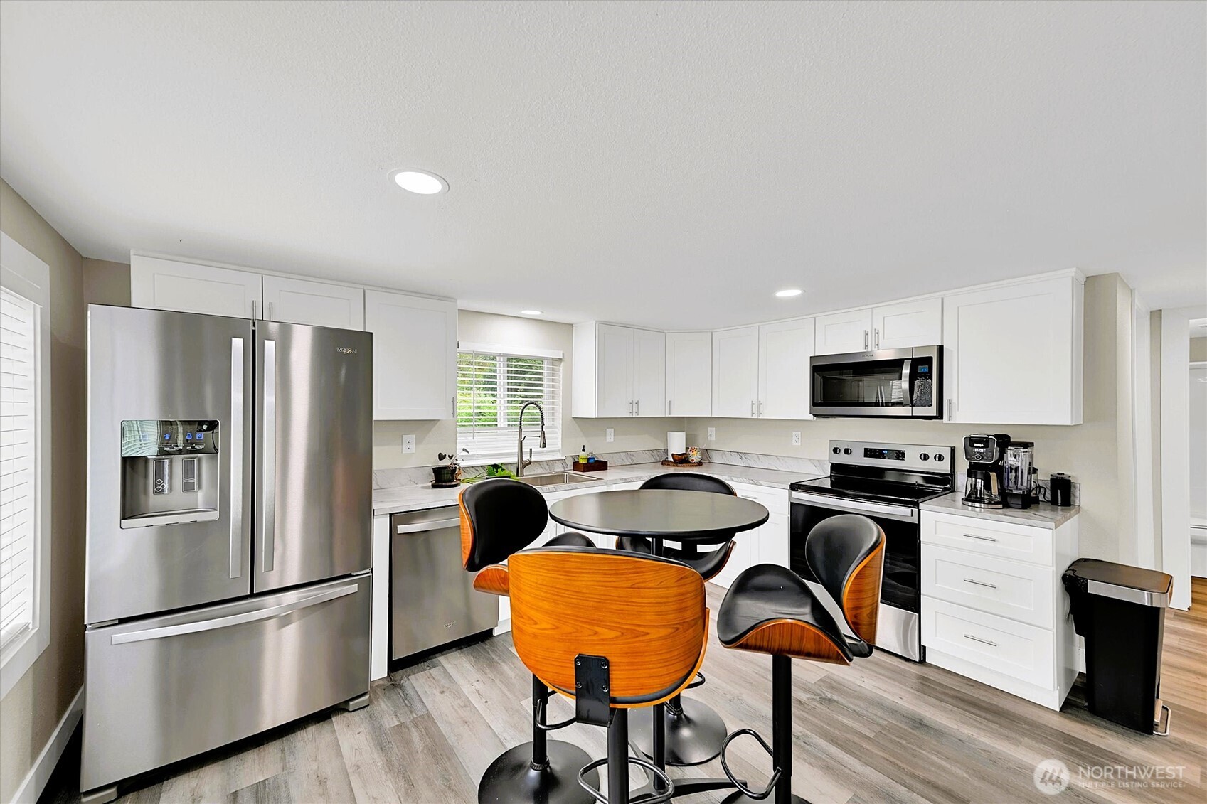5511 Waller Road East Tacoma, WA 98443 - Photo 4 of 31 Gallery Image 4