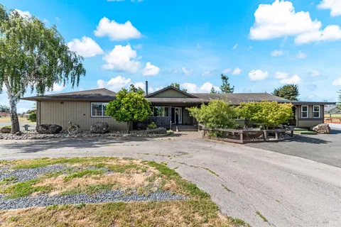 $2,495,000 | 8571 Brand Lane, Penngrove, CA 94951