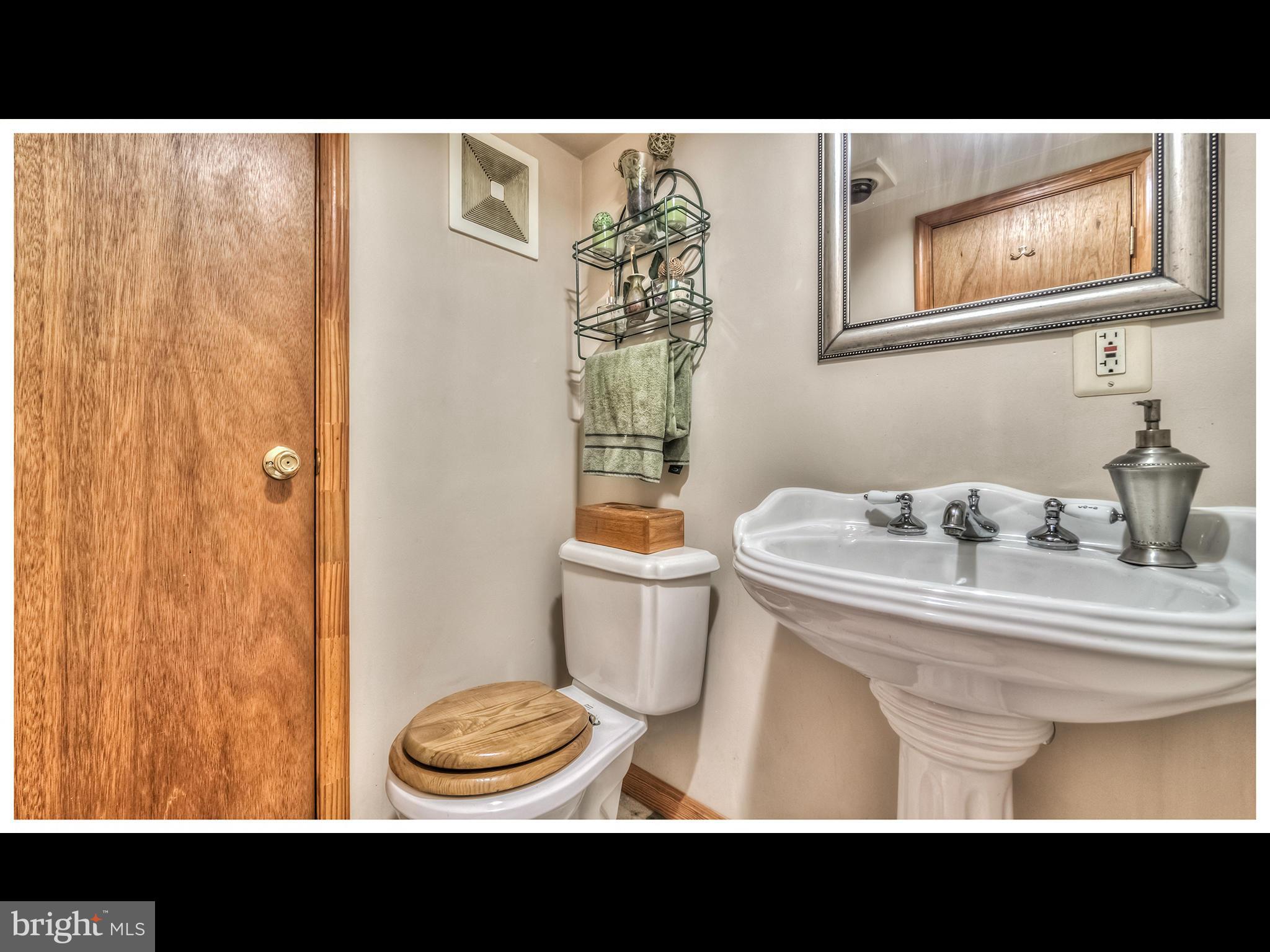 359 Marydell Road Baltimore, MD 21229 - Photo 27 of 29 Bath