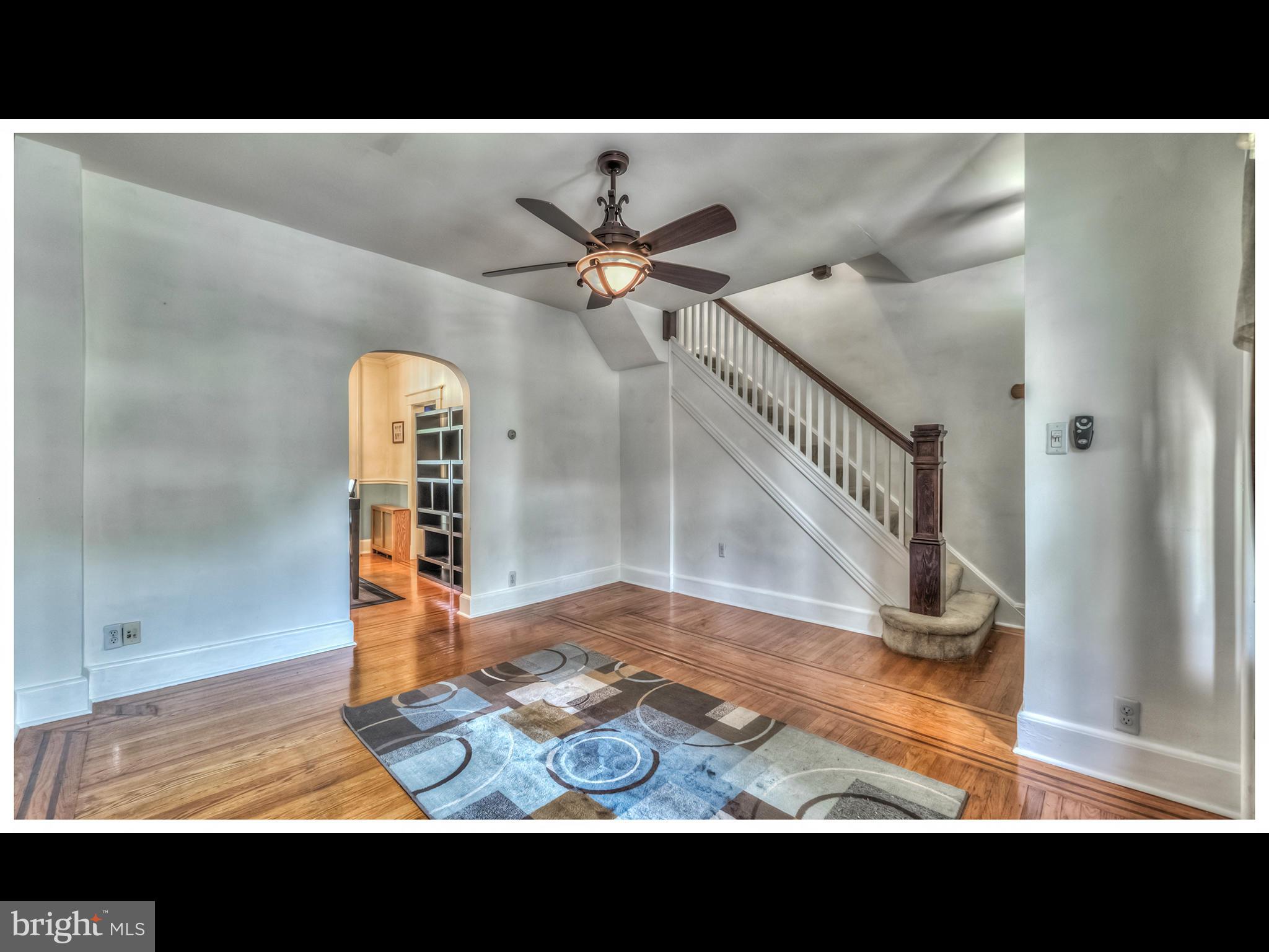 359 Marydell Road Baltimore, MD 21229 - Photo 8 of 29 Living Room