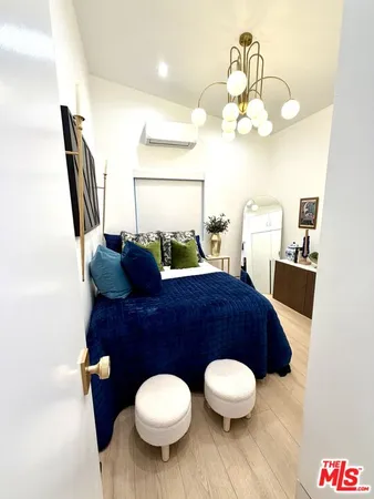 $2,495 | 5561 1/2 El Canon Avenue, Woodland Hills, CA 91367