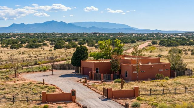 $726,000 | 8 Avenida De La Paz, Lamy, NM 87540