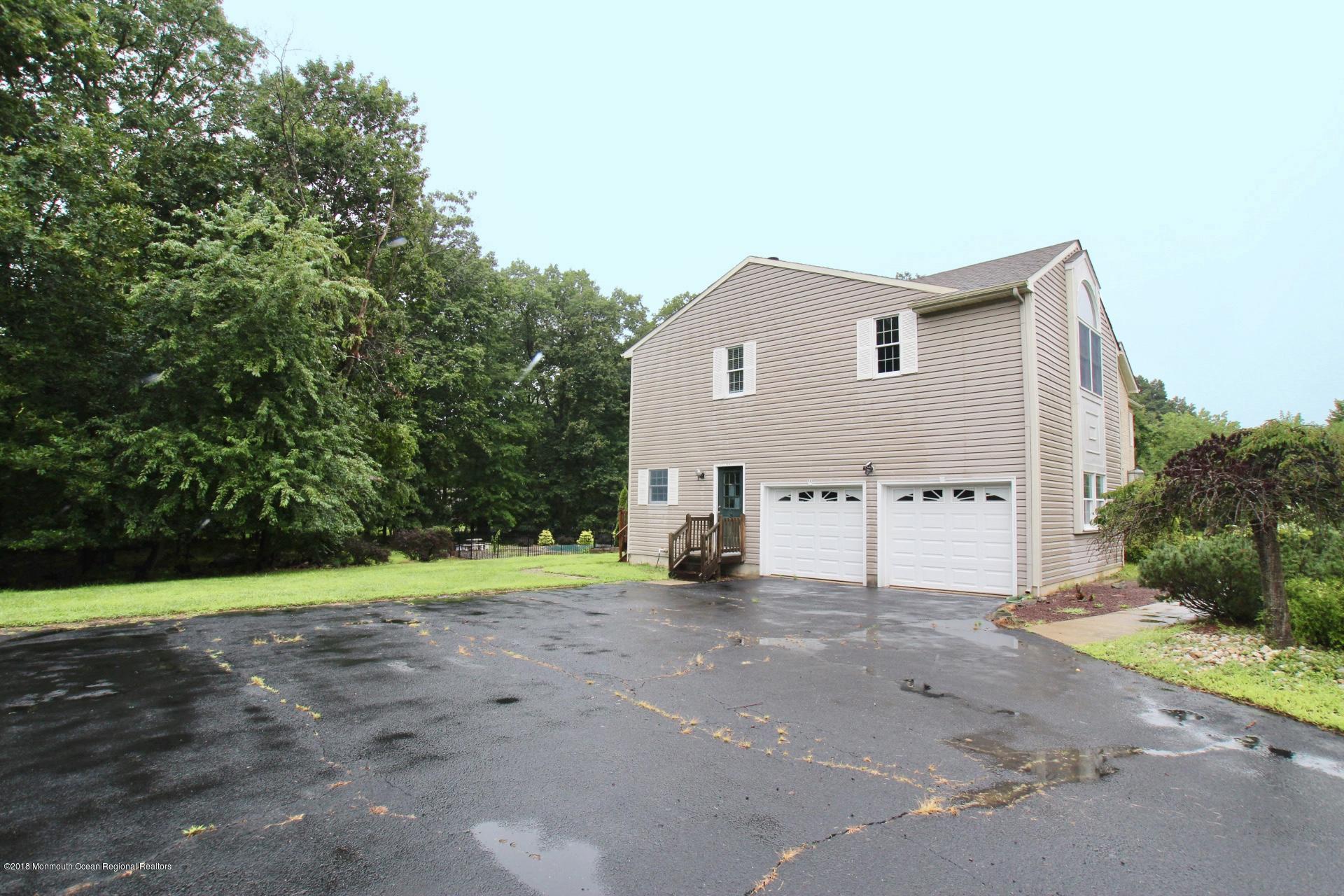 21 Shield Road Millstone Township, NJ 08535 - Photo 4 of 45 IMG_5752