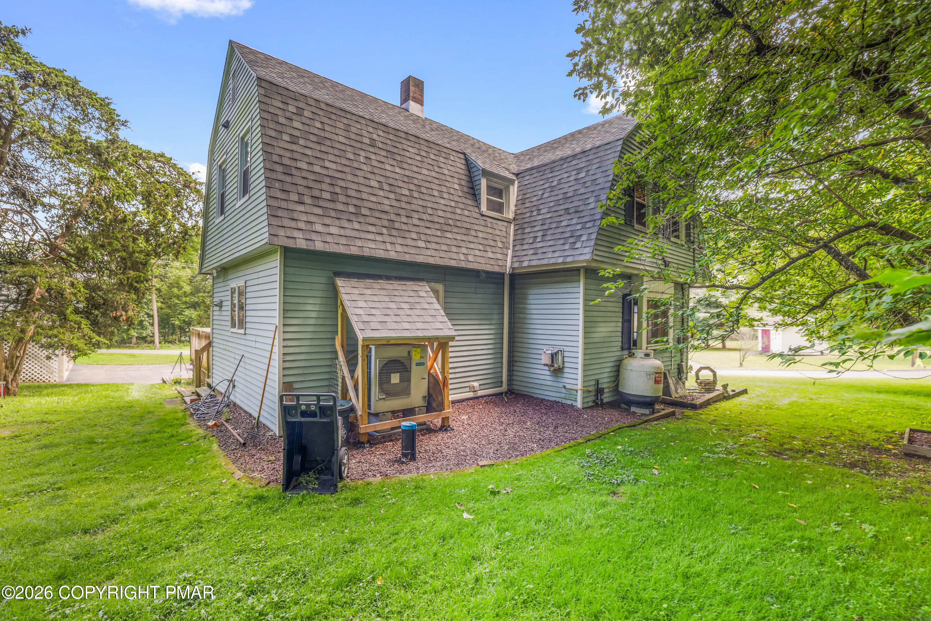 926 Acker Road Stroudsburg, PA 18360 - Photo 4 of 39 06-RBP51189