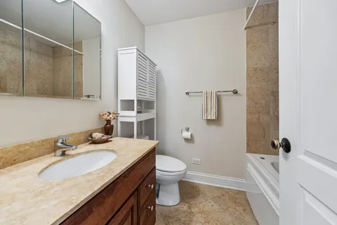 $475,000 | 1639 West Winona Street, Unit D, Chicago, IL 60640