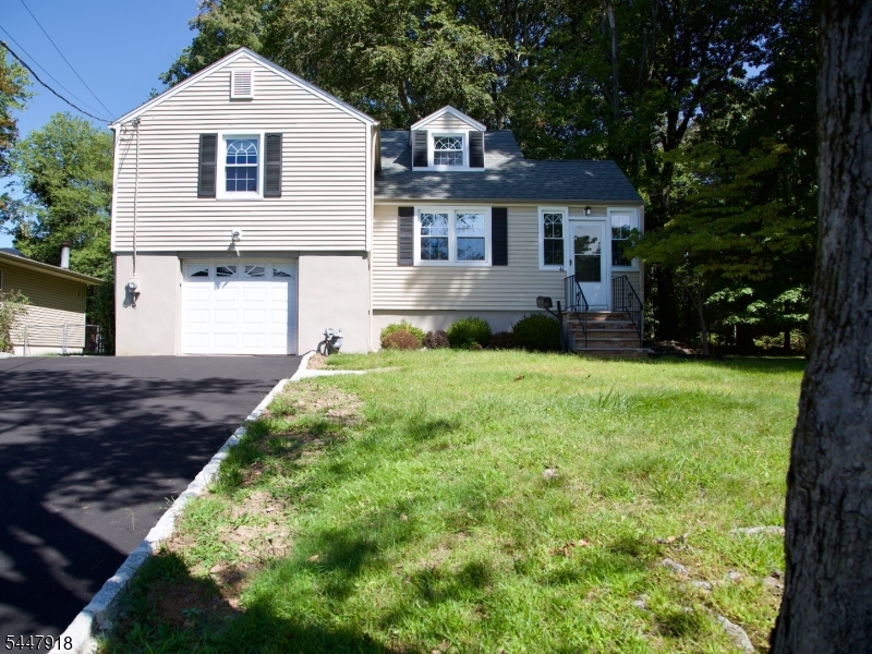 41 Beechwood Road Florham Park, NJ 07932 - Photo 24 of 27 Gallery Image 24