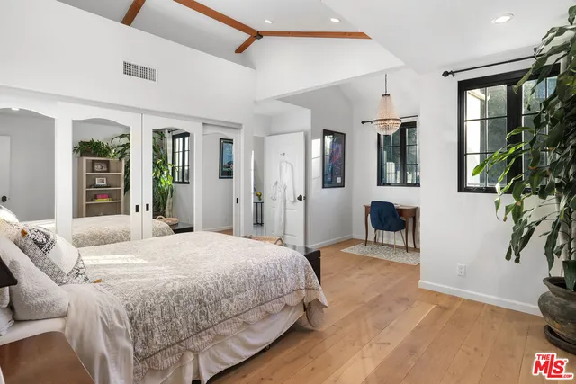 $16,430 | 3764 Berry Drive, Studio City, CA 91604