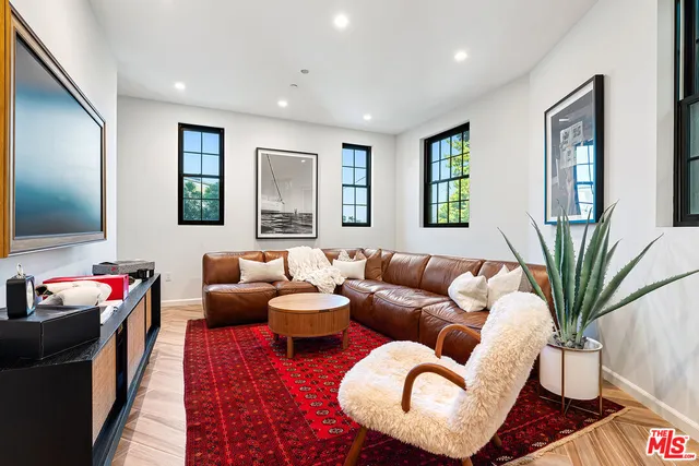 $16,430 | 3764 Berry Drive, Studio City, CA 91604