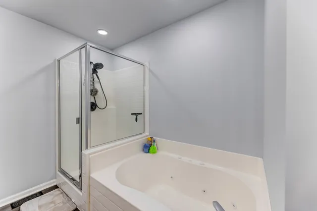 $395,000 | 6304 Southridge Drive, Plainfield, IL 60586