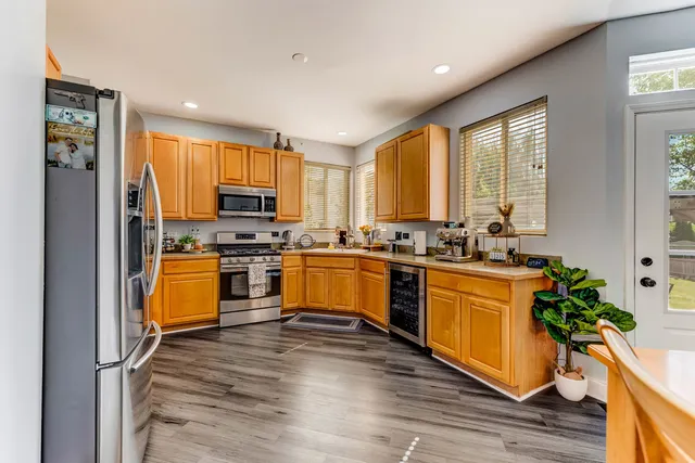 $395,000 | 6304 Southridge Drive, Plainfield, IL 60586