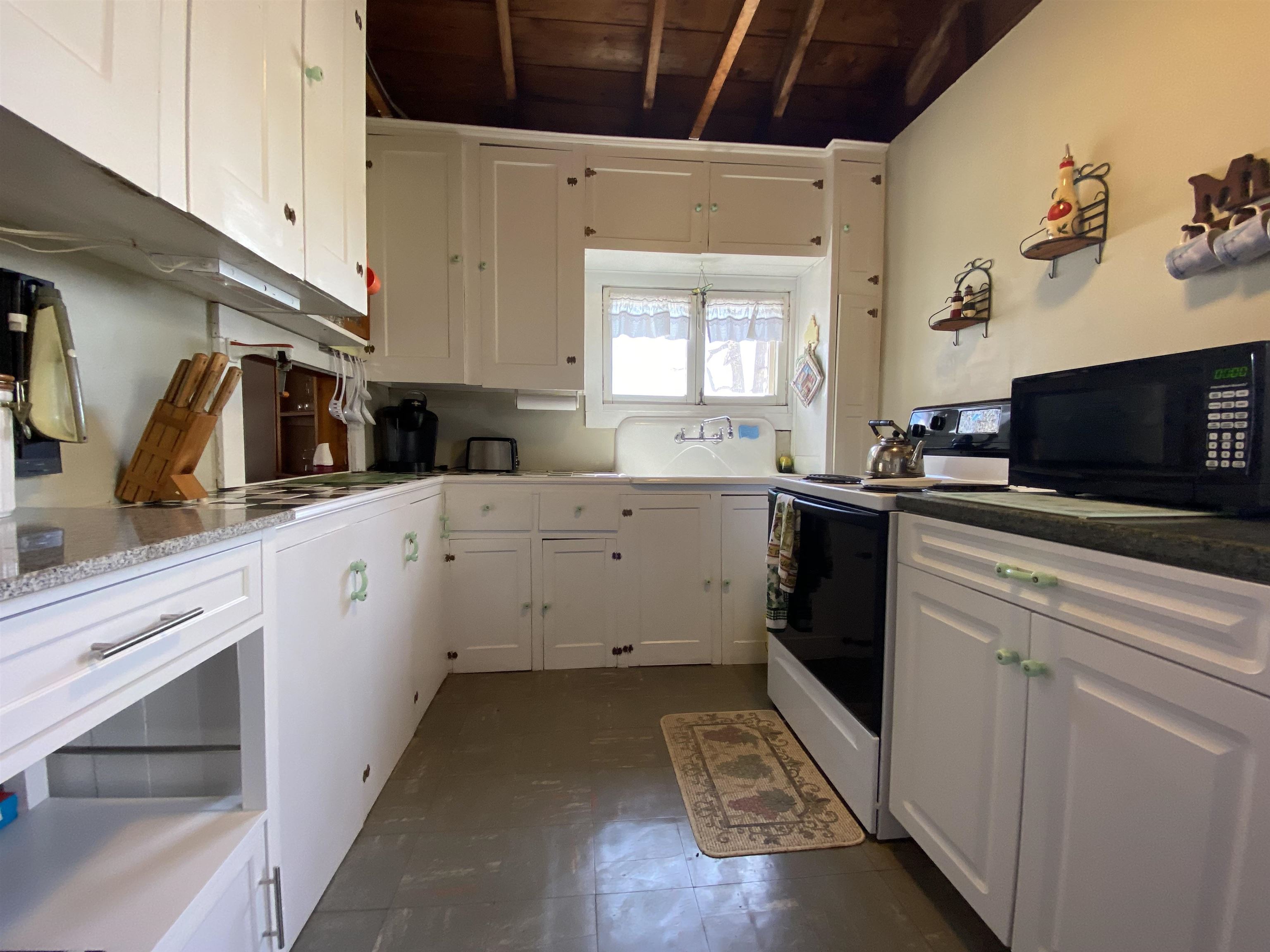 1128 Hathaway Point Road St. Albans Town, VT 05488 - Photo 11 of 40