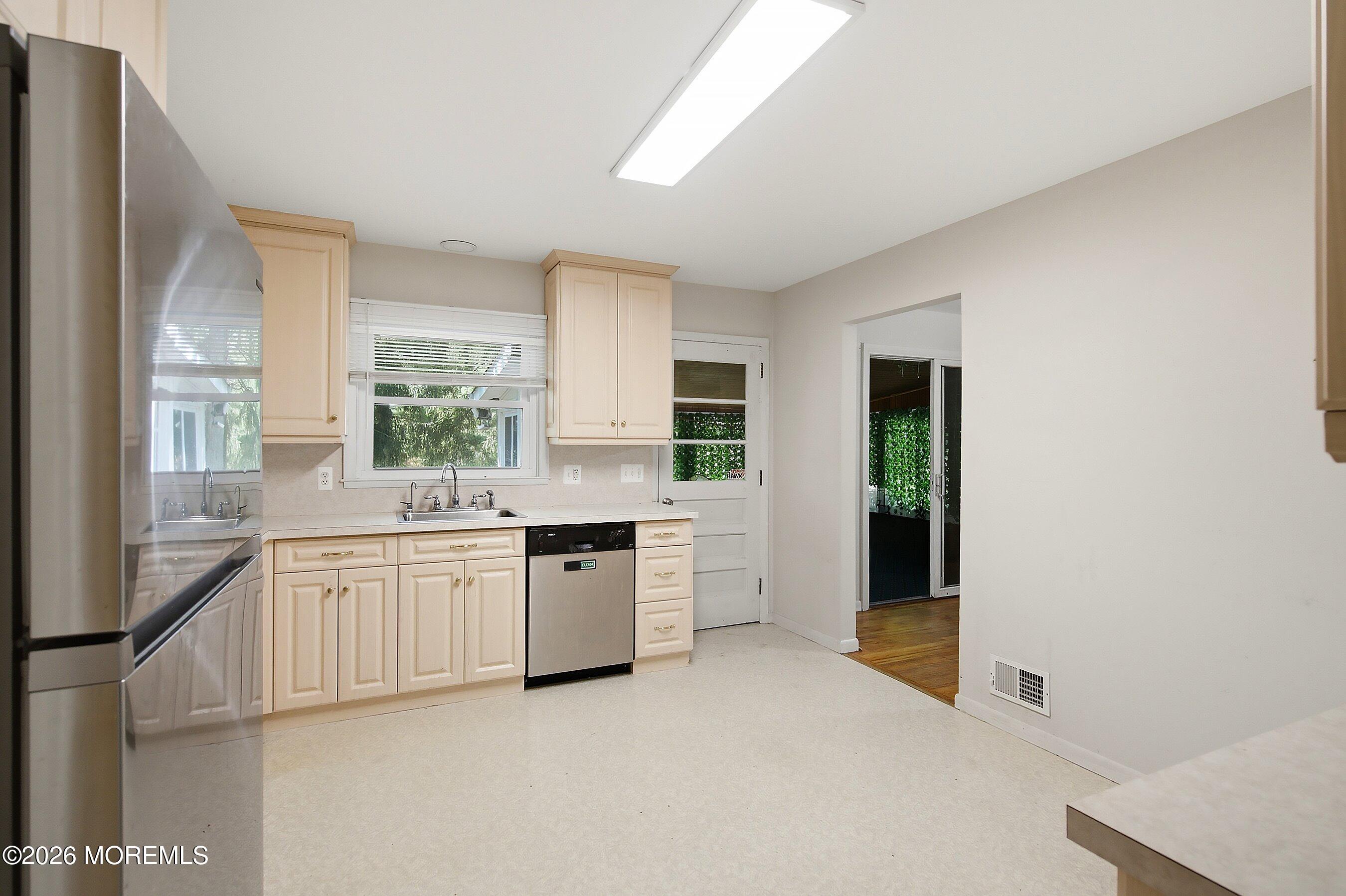 525 Goetz Lane Jackson, NJ 08527 - Photo 11 of 25 14-Kitchen 1C