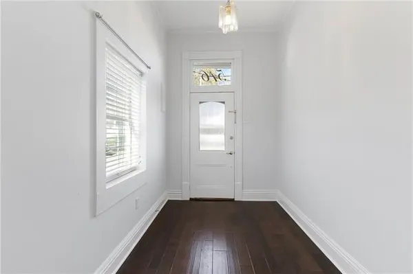 $2,200 | 516 Derbigny Street, Gretna, LA 70053