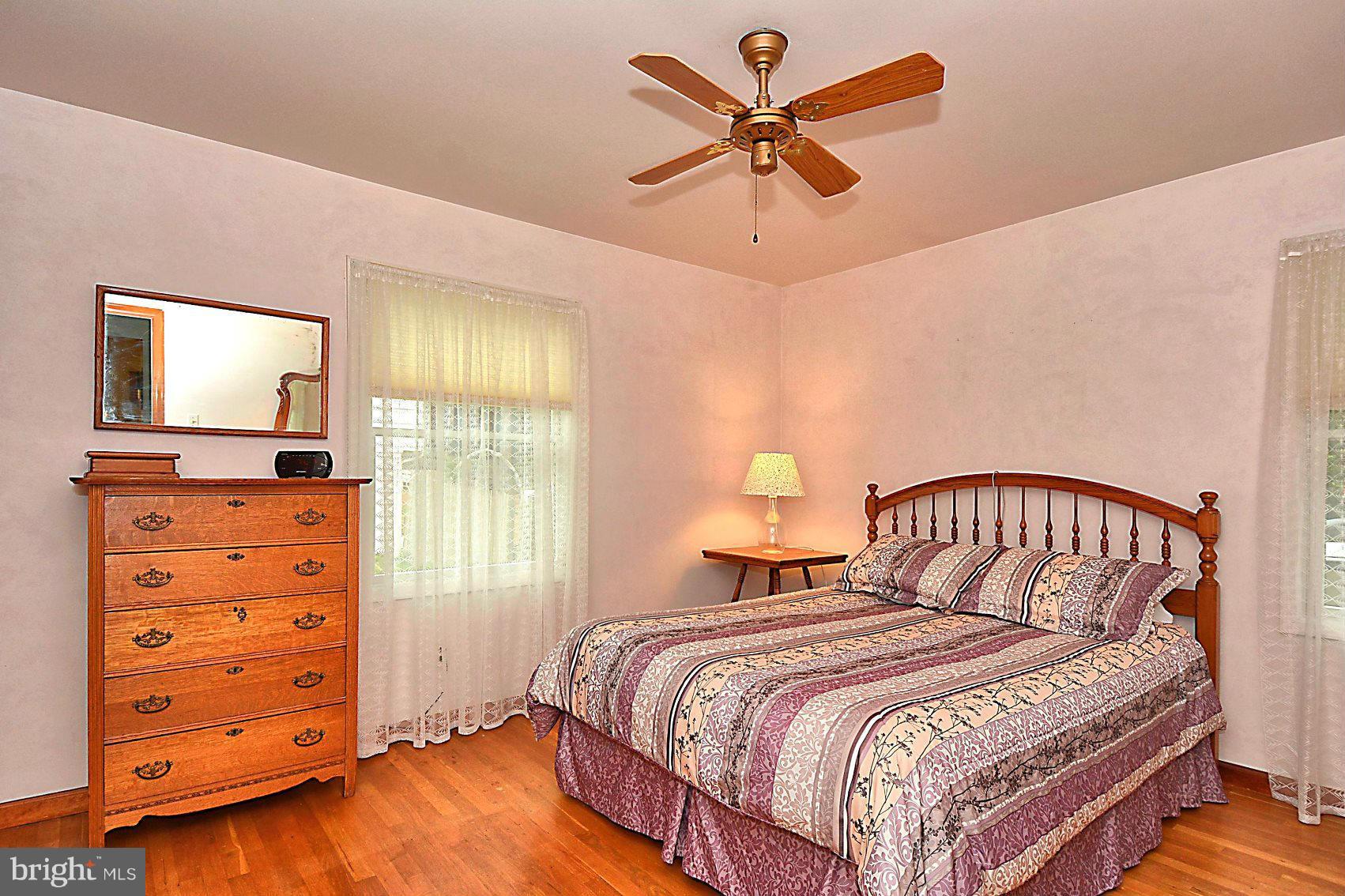 205 Oakton Road Gaithersburg, MD 20877 - Photo 11 of 28 Bedroom