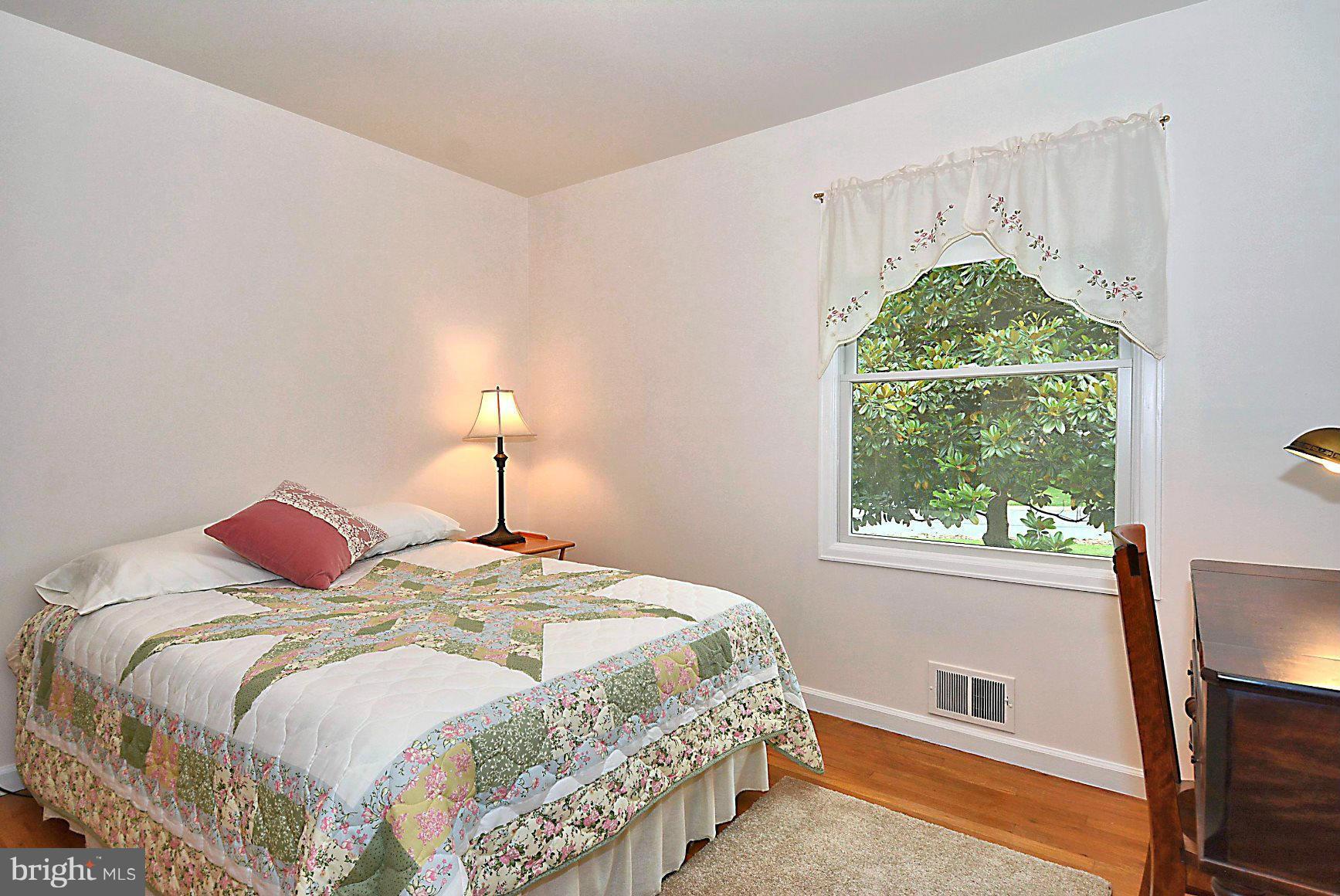 205 Oakton Road Gaithersburg, MD 20877 - Photo 12 of 28 Bedroom