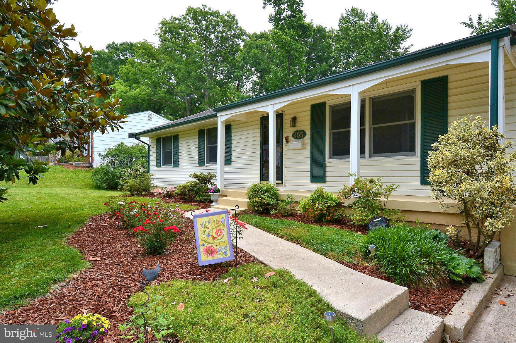 205 Oakton Road Gaithersburg, MD 20877 - Photo 15 of 28 Exterior (General)