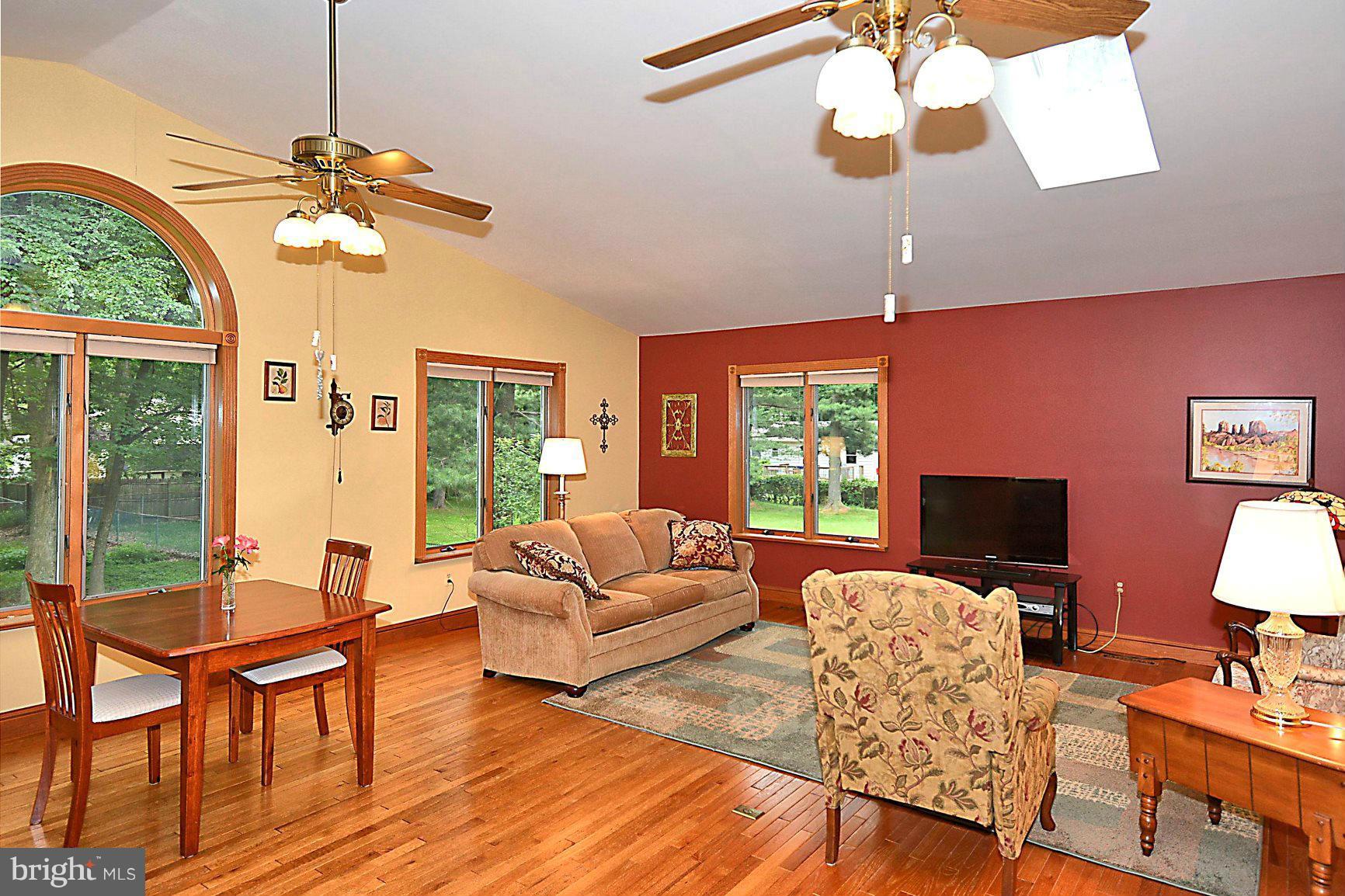 205 Oakton Road Gaithersburg, MD 20877 - Photo 9 of 28 Interior (General)
