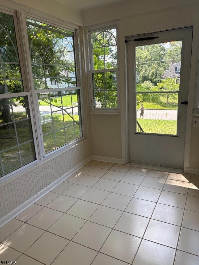 41 Beechwood Road Florham Park, NJ 07932 - Photo 6 of 16 Gallery Image 6