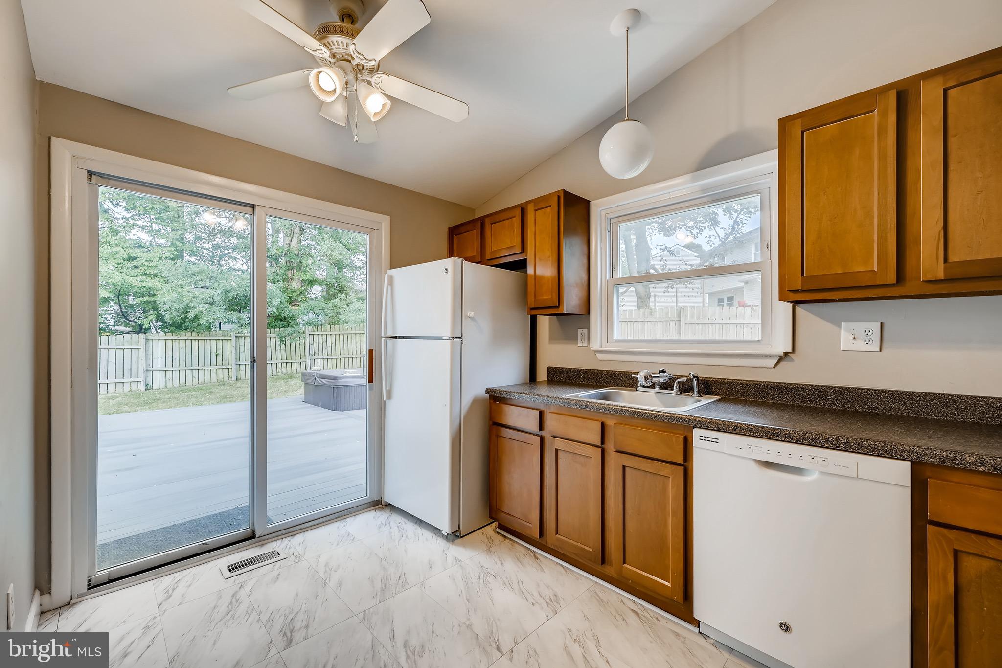 23 Lomond Court Rosedale, MD 21237 - Photo 8 of 28 Gallery Image 8