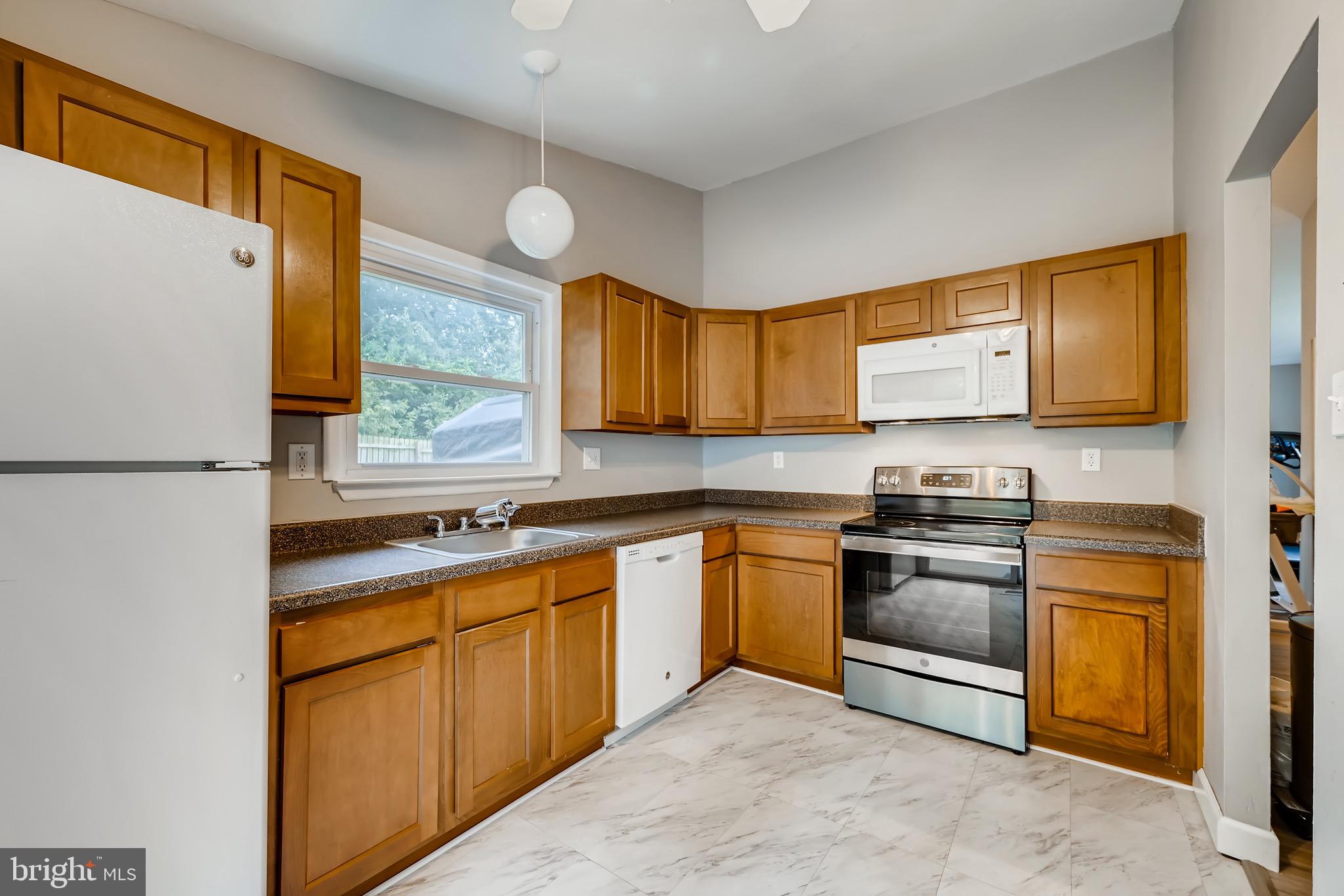23 Lomond Court Rosedale, MD 21237 - Photo 9 of 28 Gallery Image 9