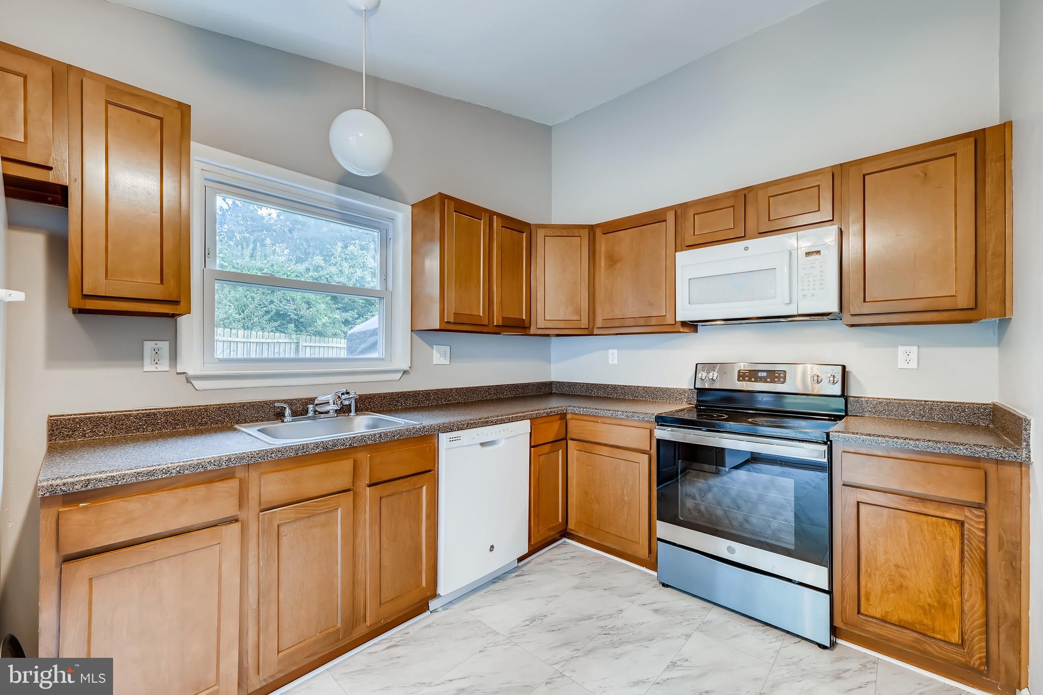 23 Lomond Court Rosedale, MD 21237 - Photo 10 of 28 Gallery Image 10