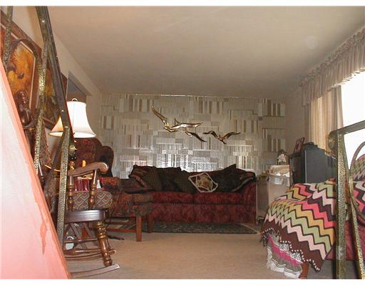 1046 Harvard Road Monroeville, PA 15146 - Photo 2 of 5 Living Room.