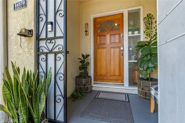 $764,999 | 14870 Hubbard Street, Sylmar, CA 91342