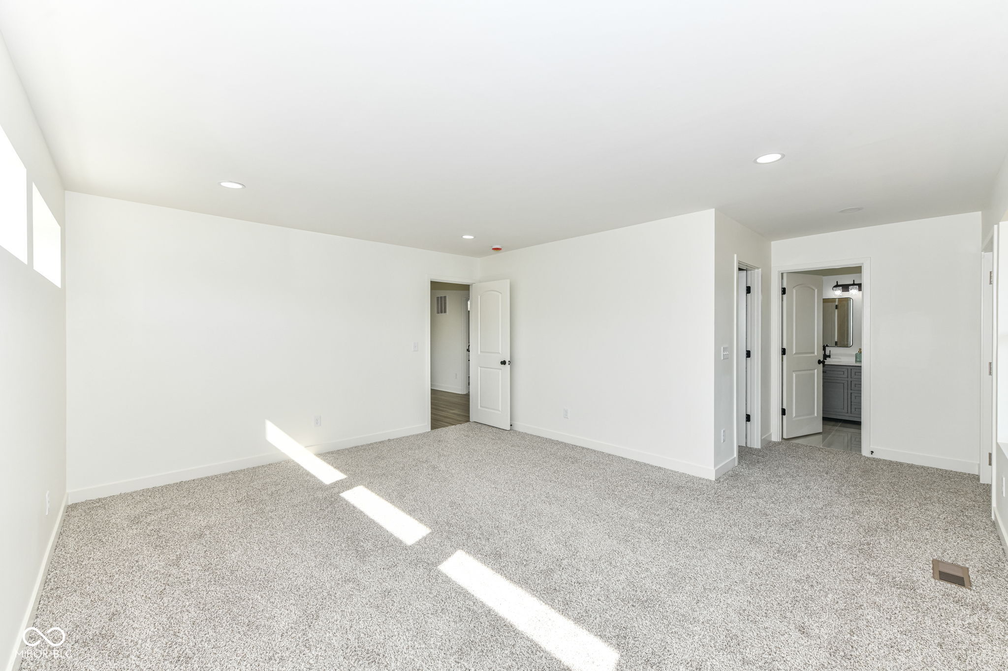 2718 Boulevard Place Indianapolis, IN 46208 - Photo 15 of 45