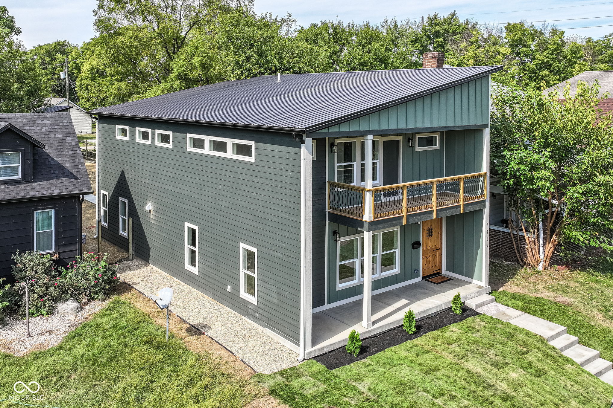 2718 Boulevard Place Indianapolis, IN 46208 - Photo 3 of 45