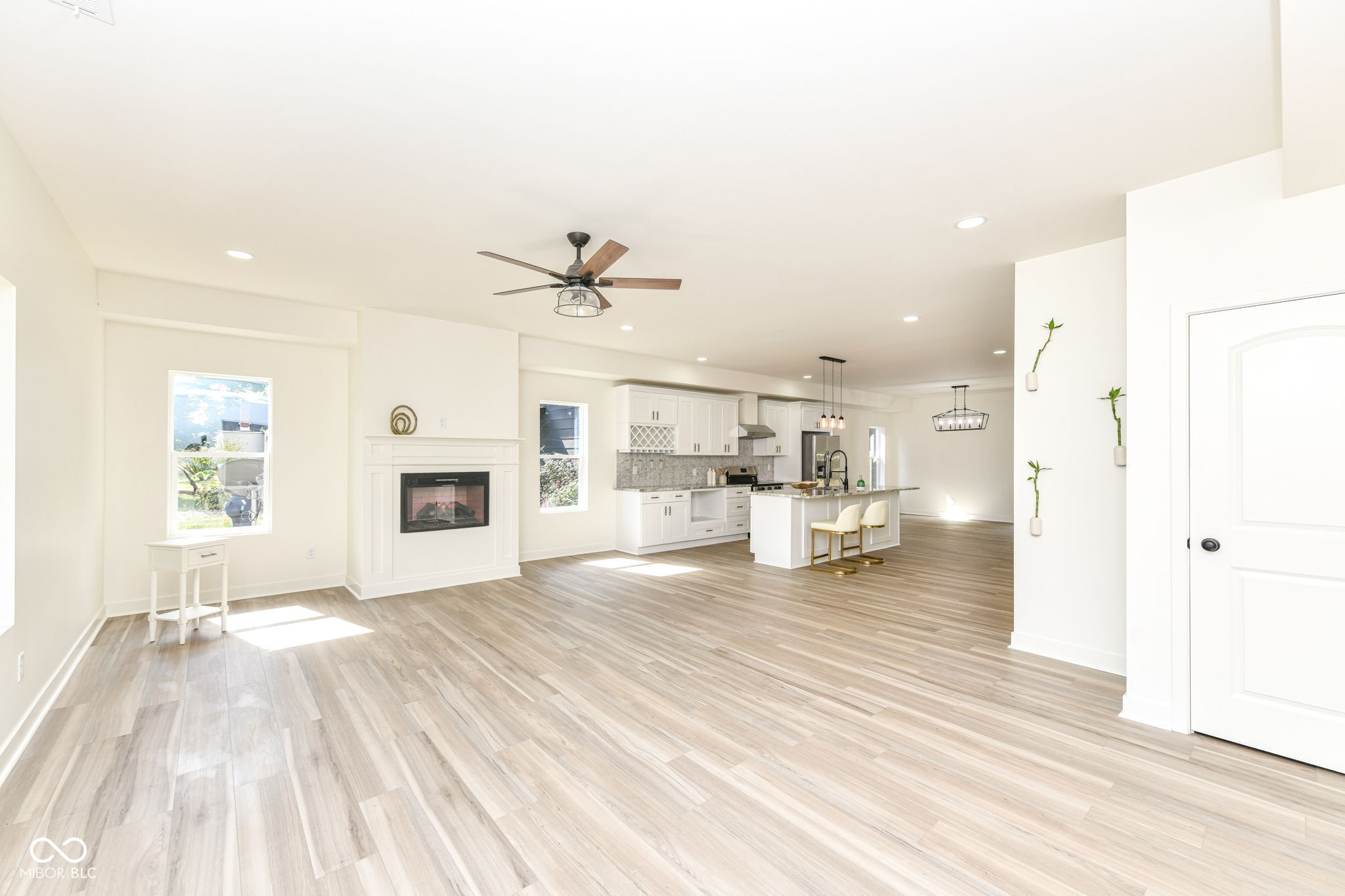 2718 Boulevard Place Indianapolis, IN 46208 - Photo 4 of 45