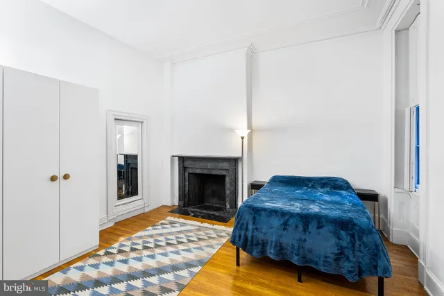 $395,000 | 1033 Spruce Street, Unit 200, Philadelphia, PA 19107