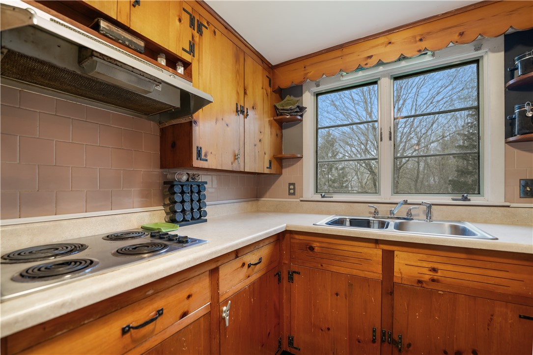 13 Rose Road Tiverton, RI 02878 - Photo 10 of 16