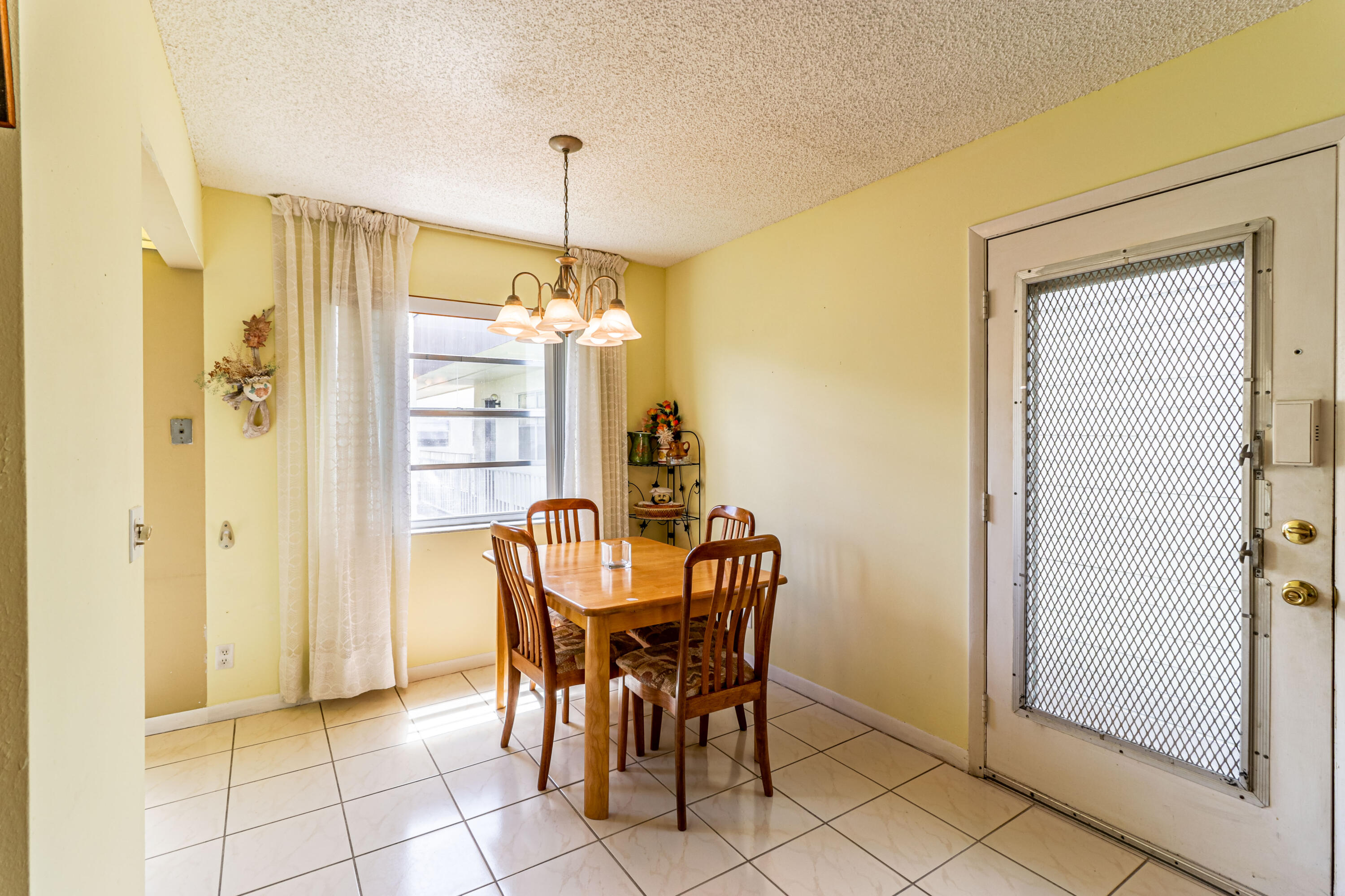 758 Normandy P Delray Beach Delray Beach, FL 33484 - Photo 5 of 18 IMG_0846-HDR