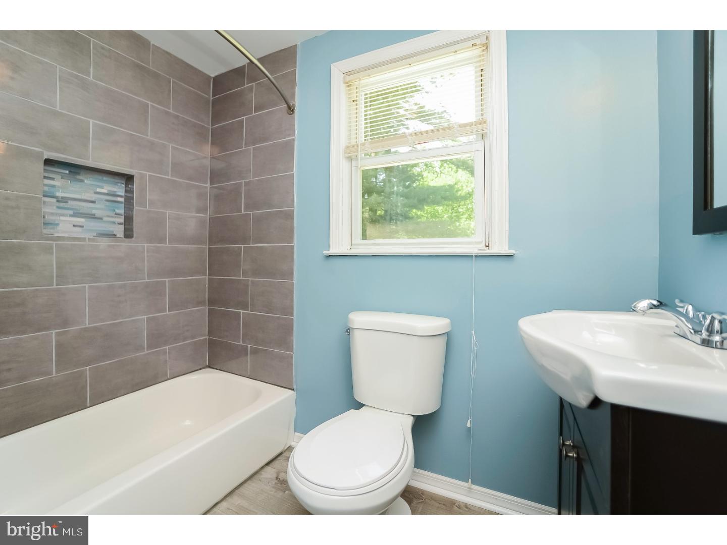 214 West Maple Avenue Lindenwold, NJ 08021 - Photo 11 of 21 Bathroom