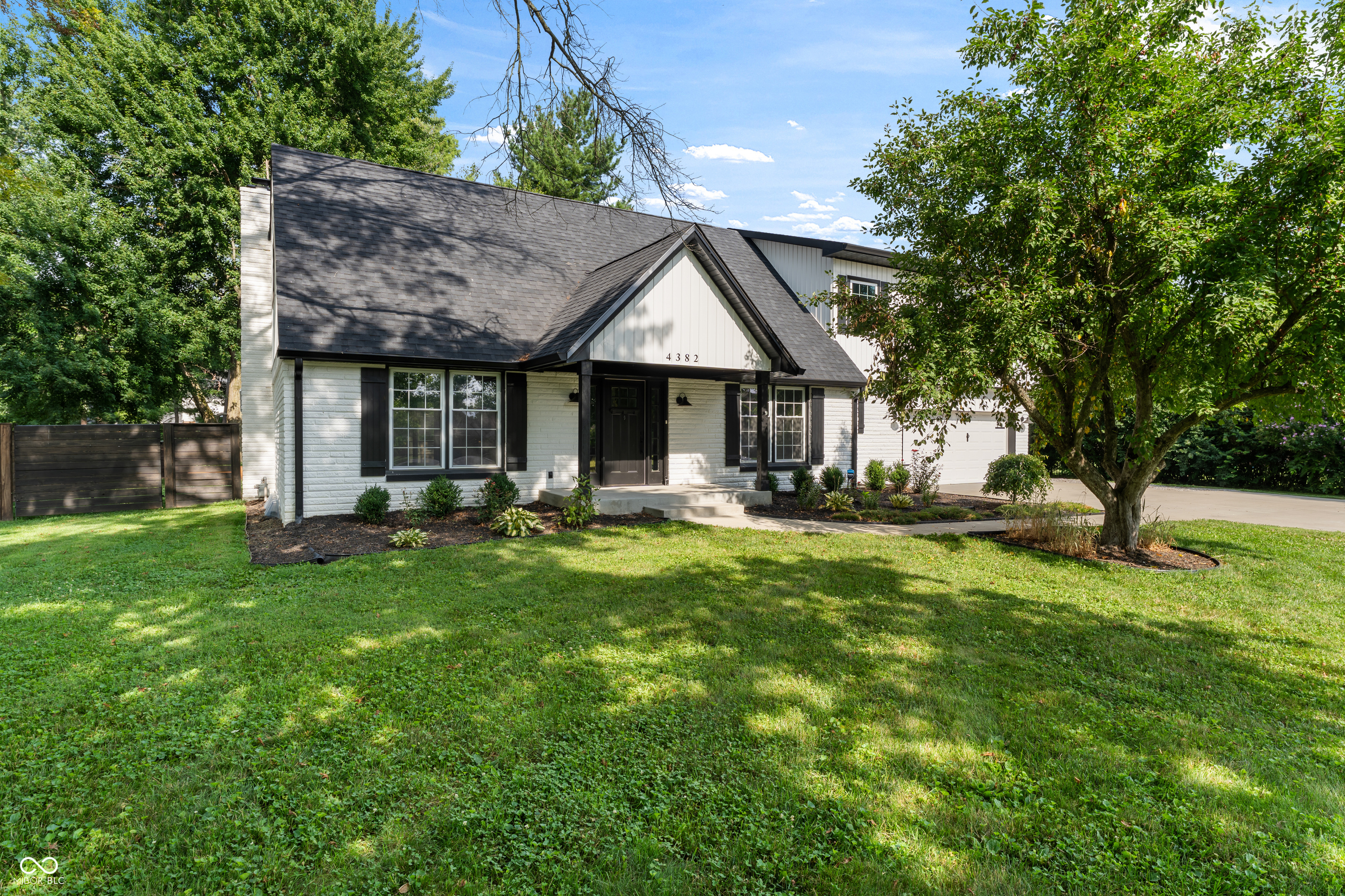 4382 River Road Columbus, IN 47203 - Photo 2 of 61