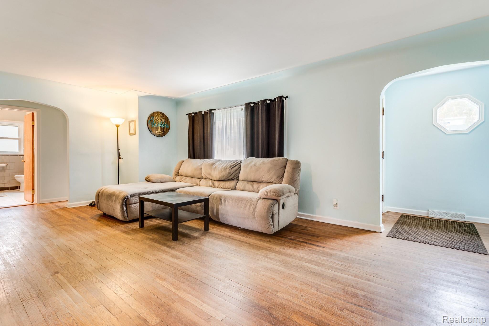 2636 Michigan Road Port Huron, MI 48060 - Photo 7 of 35 2636 Michigan Rd (12 of 35).jpg