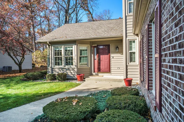 $475,000 | 7795 West St Andrews Circle, Portage, MI 49024