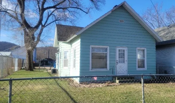 $88,000 | 1377 West 3rd Street, Winona, MN 55987